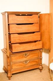 All drawers work - slide easily - no scratches $250