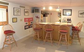 Okay, so you saw that fridge and freezer -- Now it's party time! Everything you need to set up your own man cave, dorm room, your own sports pub - whatever! Fun stuff!