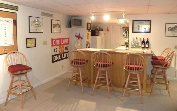 Okay, so you saw that fridge and freezer -- Now it's party time! Everything you need to set up your own man cave, dorm room, your own sports pub - whatever! Fun stuff!