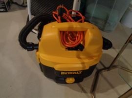 Dewalt wet-vac (small size)