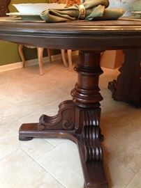 Pedestal Dining Table w/ 2 Leaves