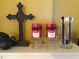 Lots of home decor at this sale