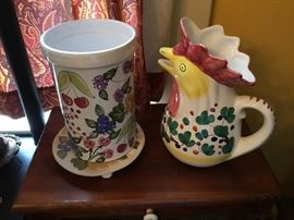 2 piece set of tall vase sitting on the 3 prong base.