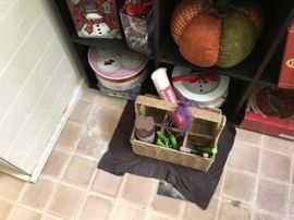 2 sets of Christmas dessert plates (4) in each round box. Cute!