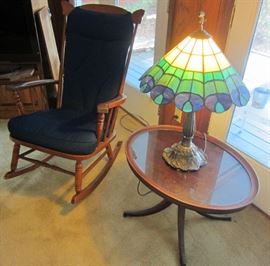 Rocker wit cushion, vintage table and leaded glass lamp