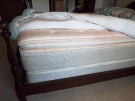 Pillow top full sized mattress and boxsprings