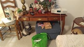 3 drawer queen Ann table
