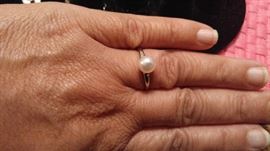14kt white Gold freshwater pearl ring