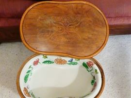 lid of chamber pot showing inlay