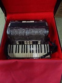 Hohner Tango 11 M Accordion