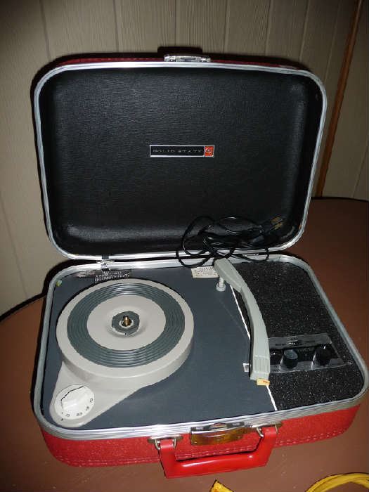 VINTAGE RECORD PLAYER