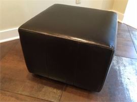 Simple Leather-Like Cube Ottoman