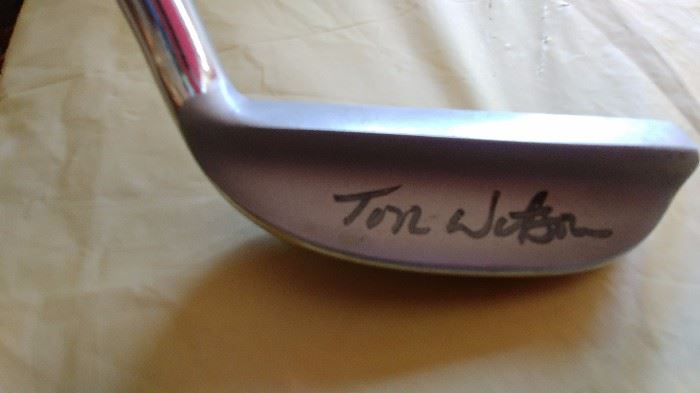 Tom Watson autographed putter     LIVING ROOM