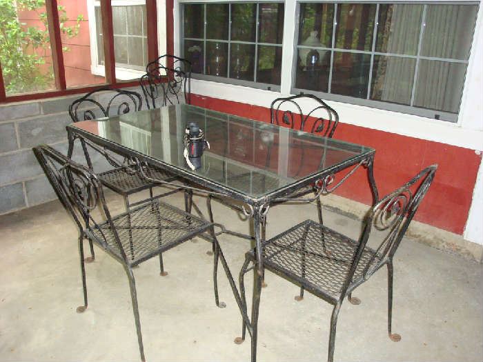 Patio set with six chairs