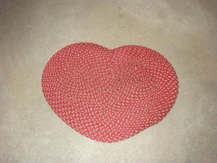 Heart-shaped area rug