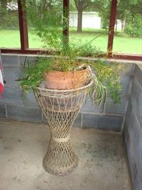 Woven plant stand (and plant)