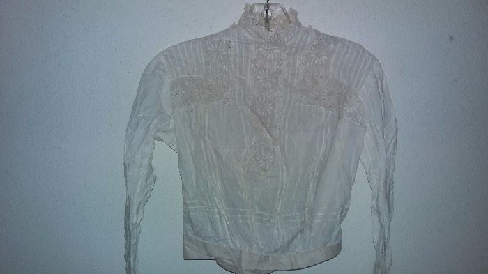 Antique 1900's Linen and lace blouse