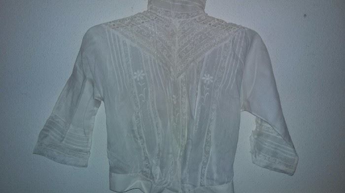 1900's Linen and lace louse.
