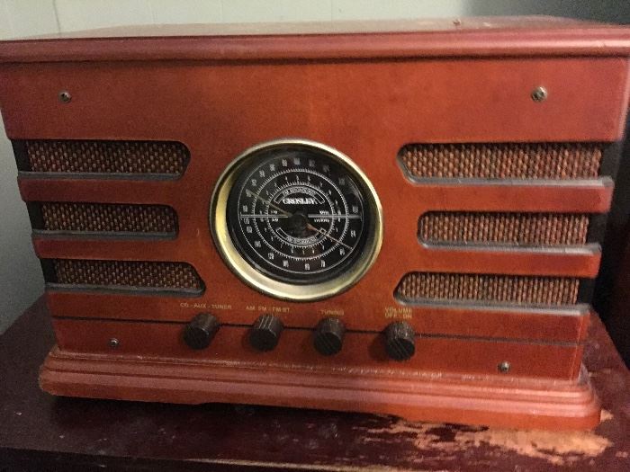 Crosley Reproduction Radio