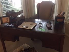 Beautiful office desk and leather chair