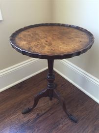 Sweet, small English burl wood piecrust table with curved legs by Reprodux

