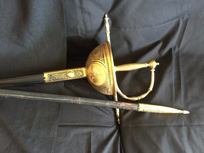 Set decorative brass fencing swords