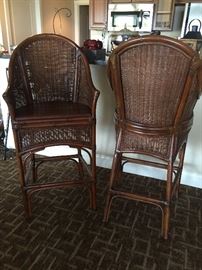 Pair of bar stools with wooden seat and rattan frame 