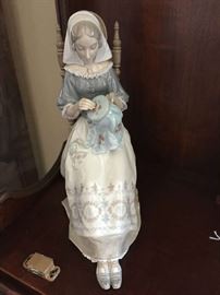 LLadro Embroidery Lady