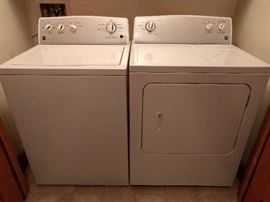 Nearly new pair of Kenmore Series 400 washer/dryer.
