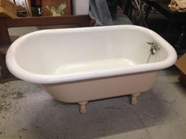 Enameled Claw Foot Bathtub
