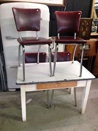 Enameled Top Retro Table and Chairs