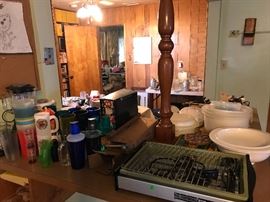 Lots of Kitchen Items