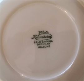 the marks on the bottom of the plate