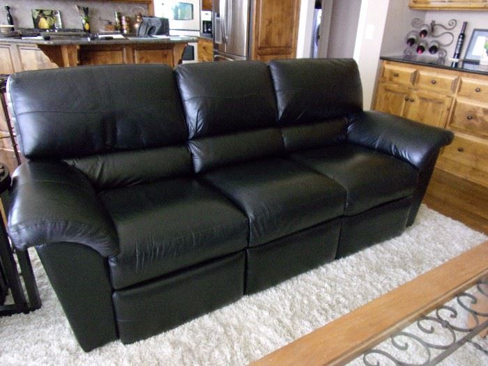 Black Leather La-Z-Boy dual recliner reclining sofa/couch