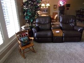 La-Z-Boy Recliners with storage unit plus 2 more La-Z-Boy Individual Recliners