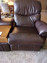 La-Z-Boy Leather dual recliner with storage table
