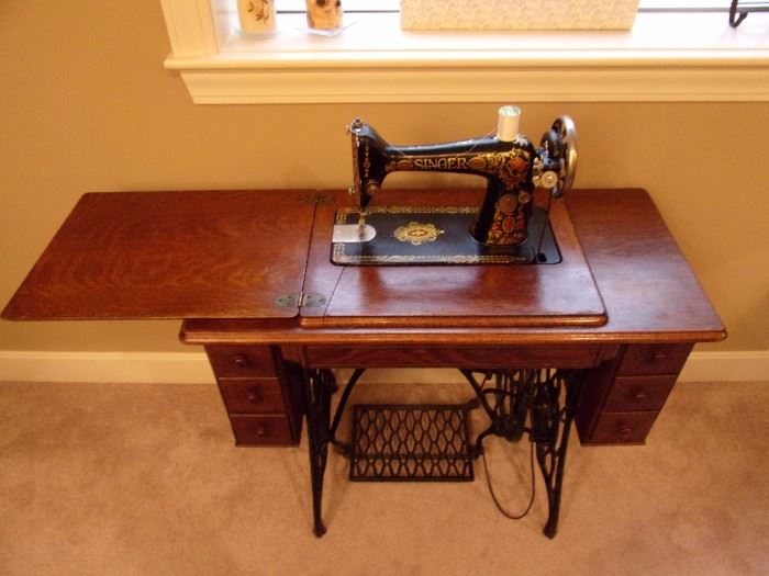 Singer 66 Red Eye Treadle Sewing Machine & Cabinet 
 Antique Early 1900's beautiful graphics