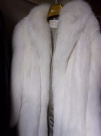 Alaskan Fur Custom made Ladies Medium White Fox Winter coat - Stunning, beautiful and in excellent condition
