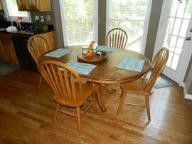 Oak Kitchen Table & Four Chairs