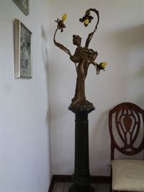lamp bronze by Spanish artist R. Flora w/marble base