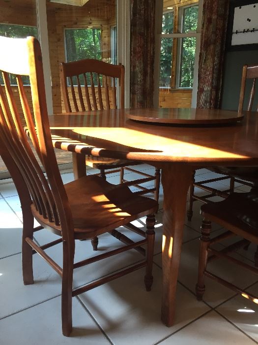 DINING TABLE - ROUND WITH 2 LEAVES AND 5 SIDE CHAIRS AND 2 ARM CHAIRS