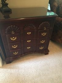 BREAKFRONT CHEST WITH 4 DRAWERS - MAHOGANY