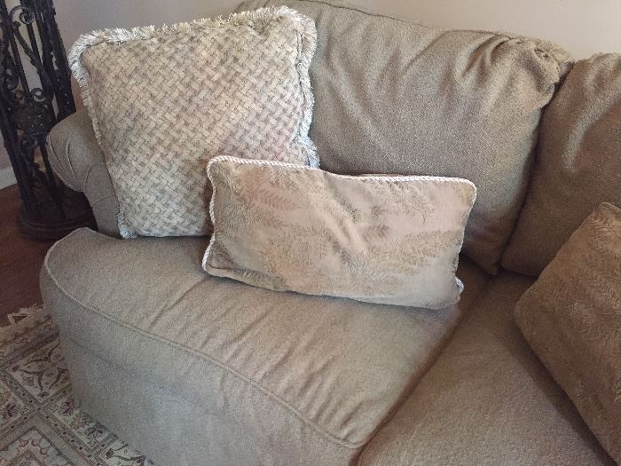 LOVE SEAT BY SHERRILL - EXCELLENT CONDITION!