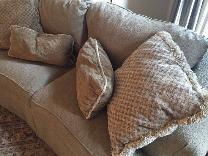 SHERRILL LOVE SEAT - WITH PILLOWS :)