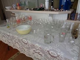 PYREX, GLASSES AND PLASTIC GLASSES