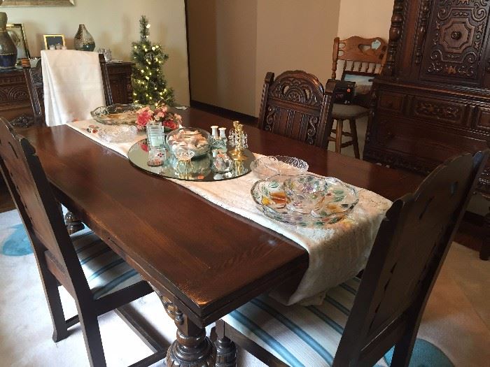 vintage dining room table