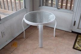 outdoor table 