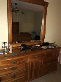 Stanley Dresser with Mirror