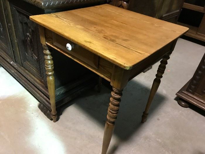 Pine table with drawer