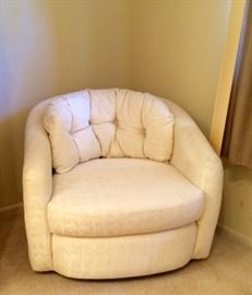 Mid Century Barrel Swivel Chair